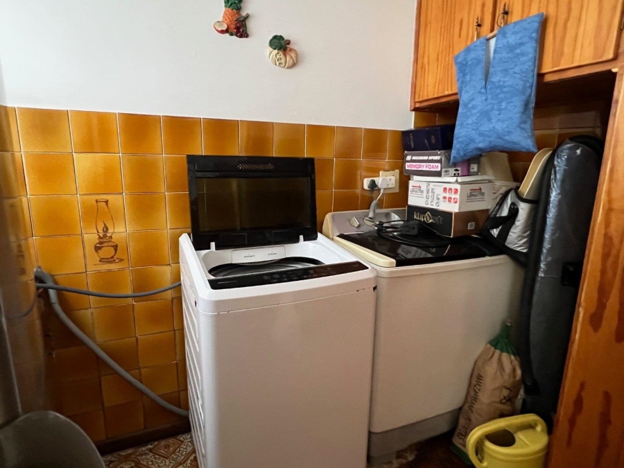 To Let 4 Bedroom Property for Rent in Rowallan Park Eastern Cape